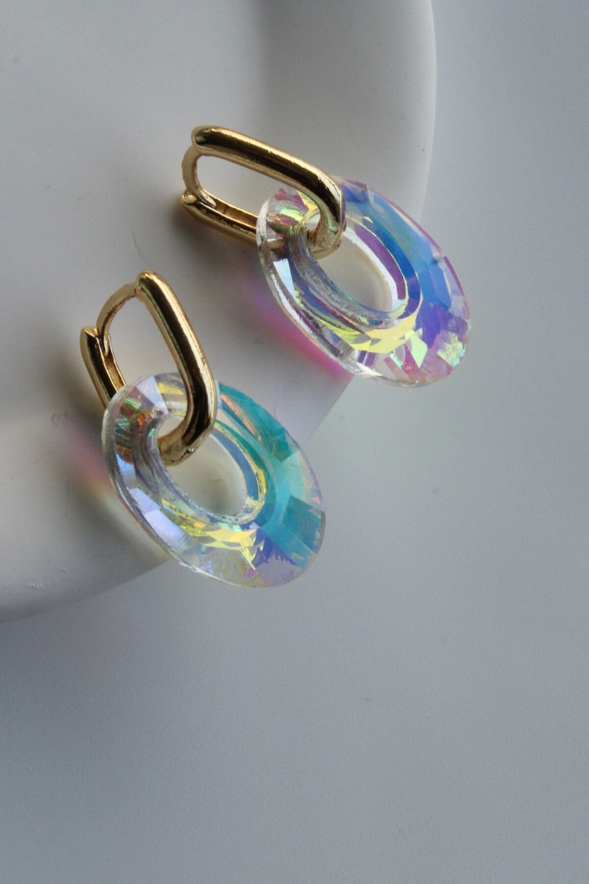 Özel Seri Parlak Neon Zirkon Taşlı Elips Halka Model Kadın Çelik Küpe