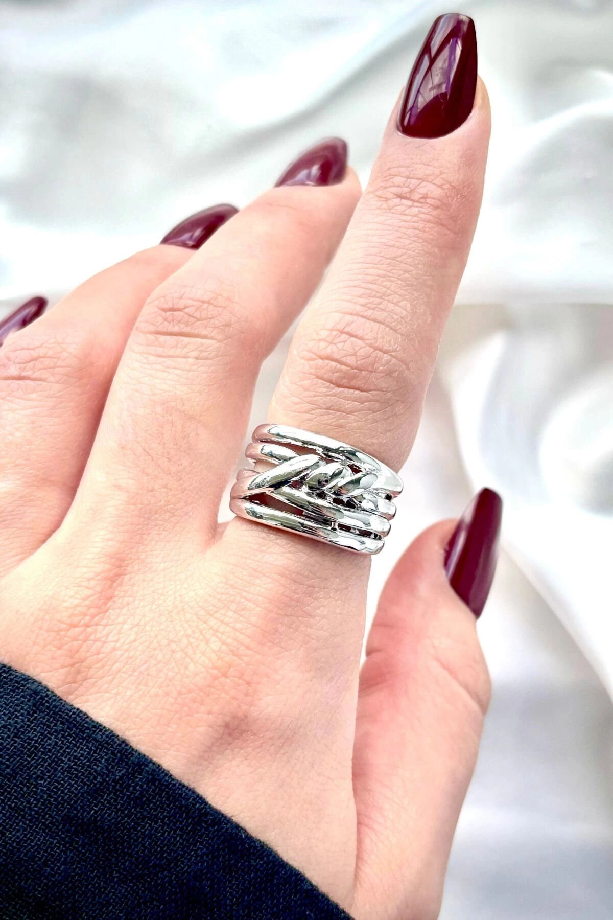 Premium Seri Braids Tasarım Cilalı Ayarlanabilir Kadın Yüzük