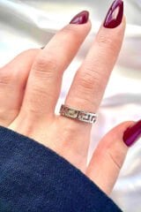 Premium Seri Font Tasarım Cilalı Ayarlanabilir Kadın Yüzük