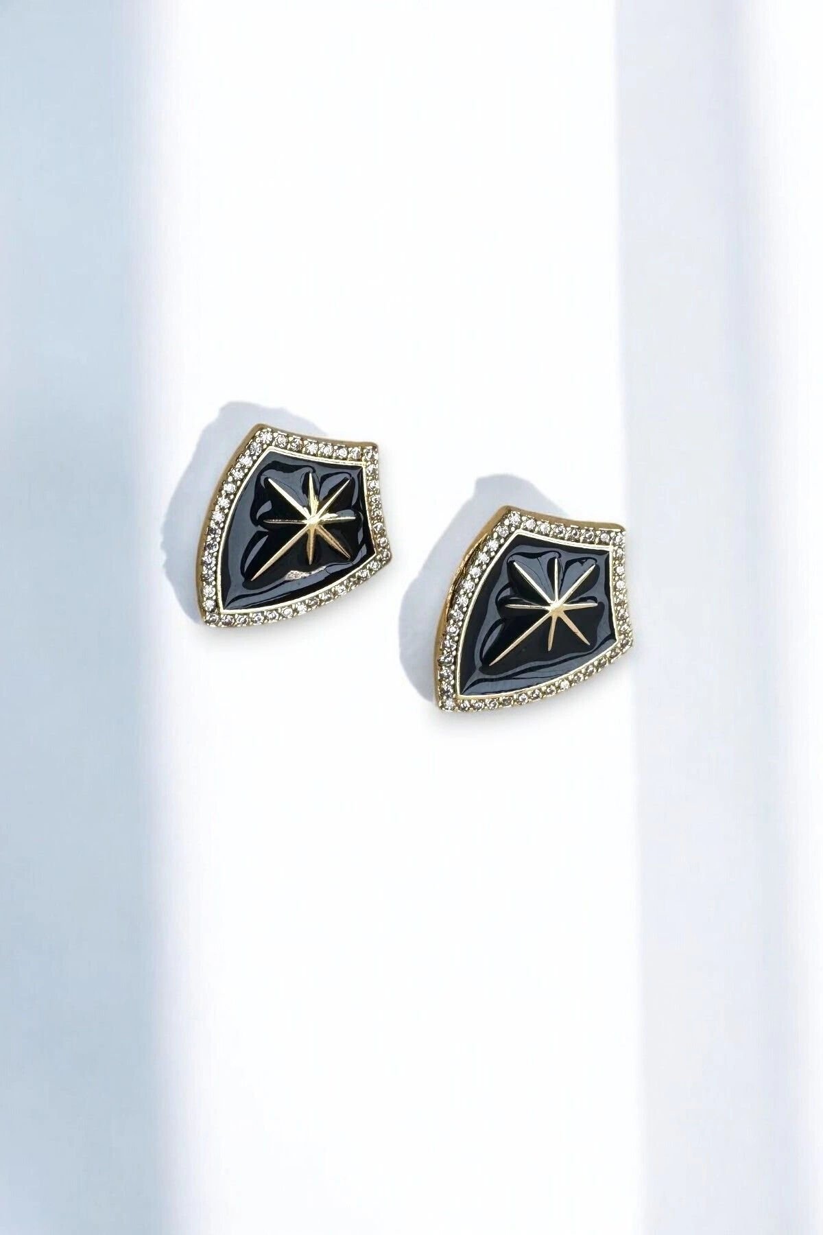 Özel Seri Mineli Kalkan Figürlü Kutup Yıldızı Model Tasarım Kadın Çelik Küpe