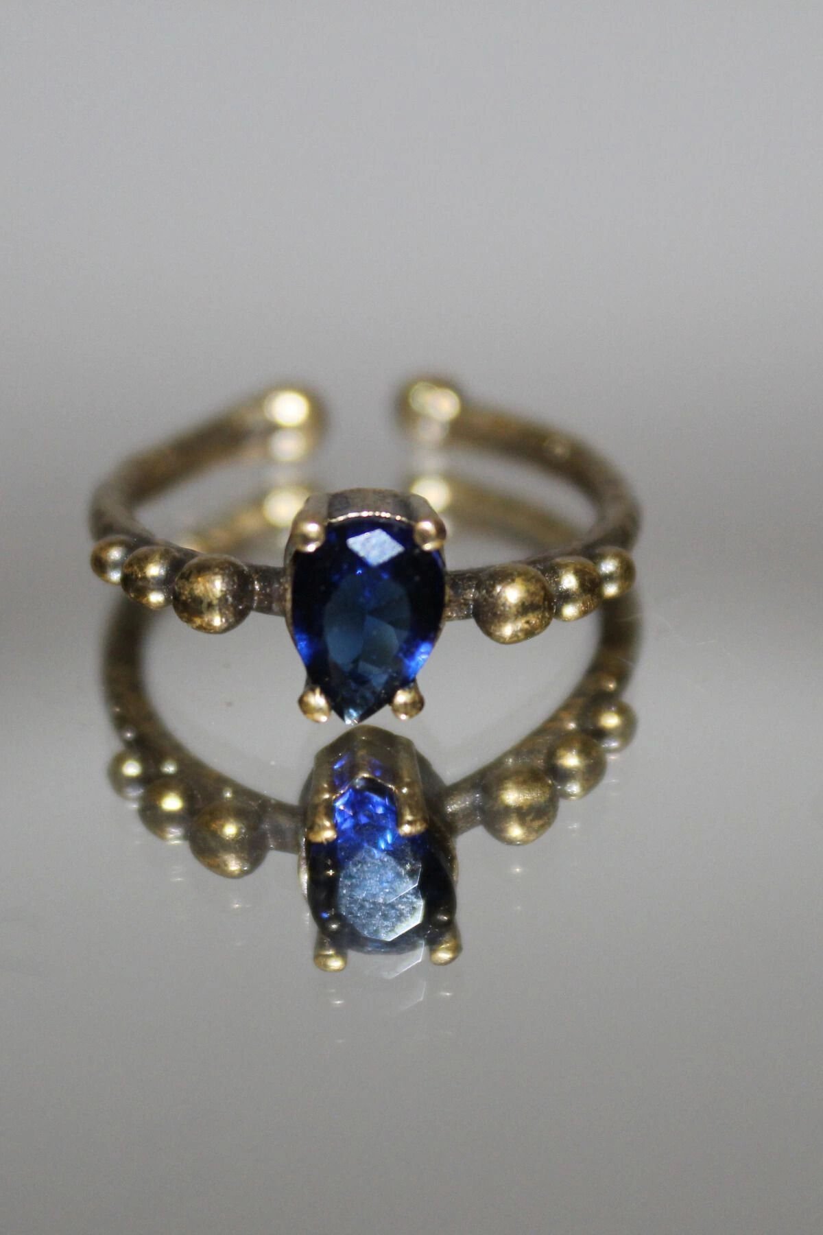 Exclusive Seri Ayarlanabilir Paslanmaz Kararmaz Boncuk Detay Bronz Zirkon Damla Taş Şık Kadın Yüzük