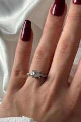 Premium Seri Yuvarlak Kesim Klasik Tek Taş Yarım Tur Zirkon Taşlı Ayarlanabilir Kadın Çelik Yüzük