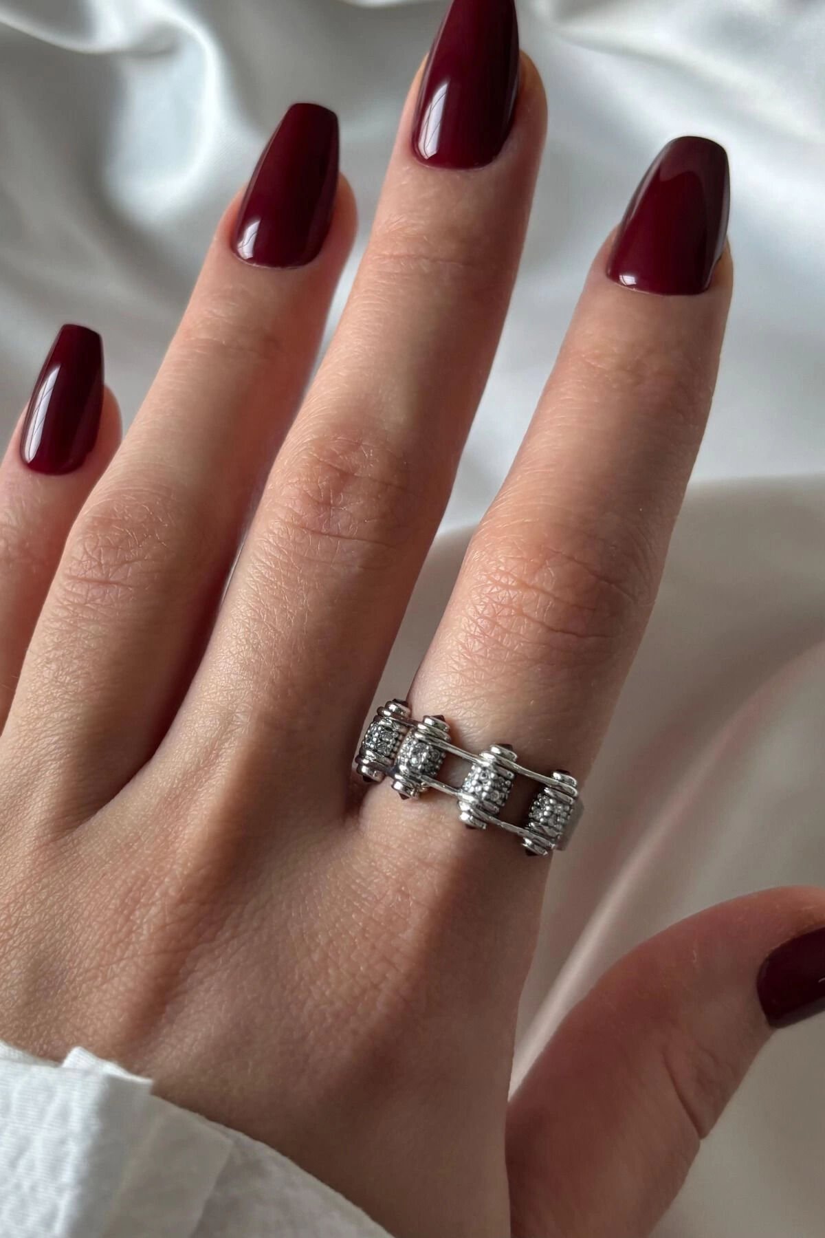 Premium Seri Ünlü Model Zincir Halkası Tasarım Ayarlanabilir Kadın Çelik Yüzük