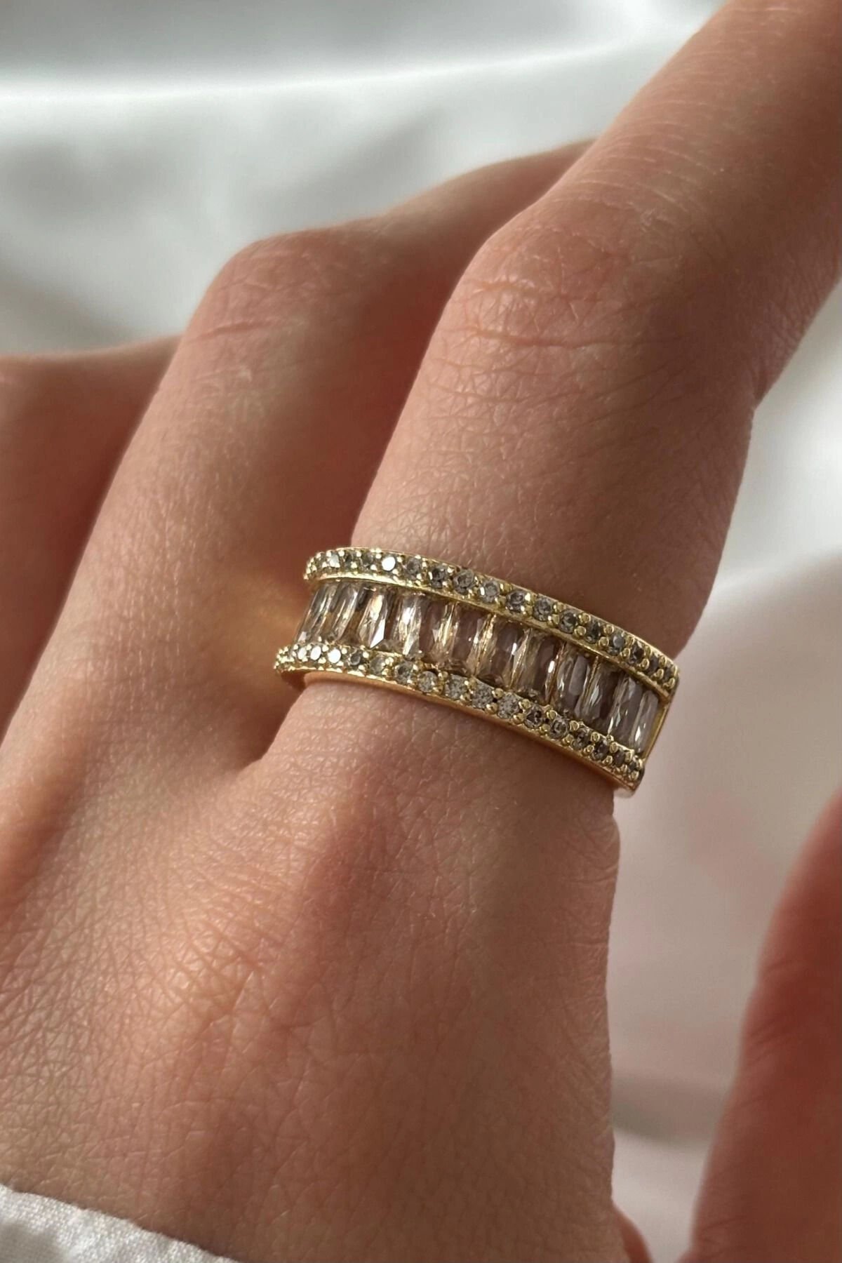 Premium Seri Baget Taşlı Yarım Tur Tasarım Ayarlanabilir Kadın Çelik Yüzük