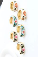 Mineli Renkli Çiçek Halka Tasarım Kararmaz Renk Atmaz Kadın Çelik Küpe