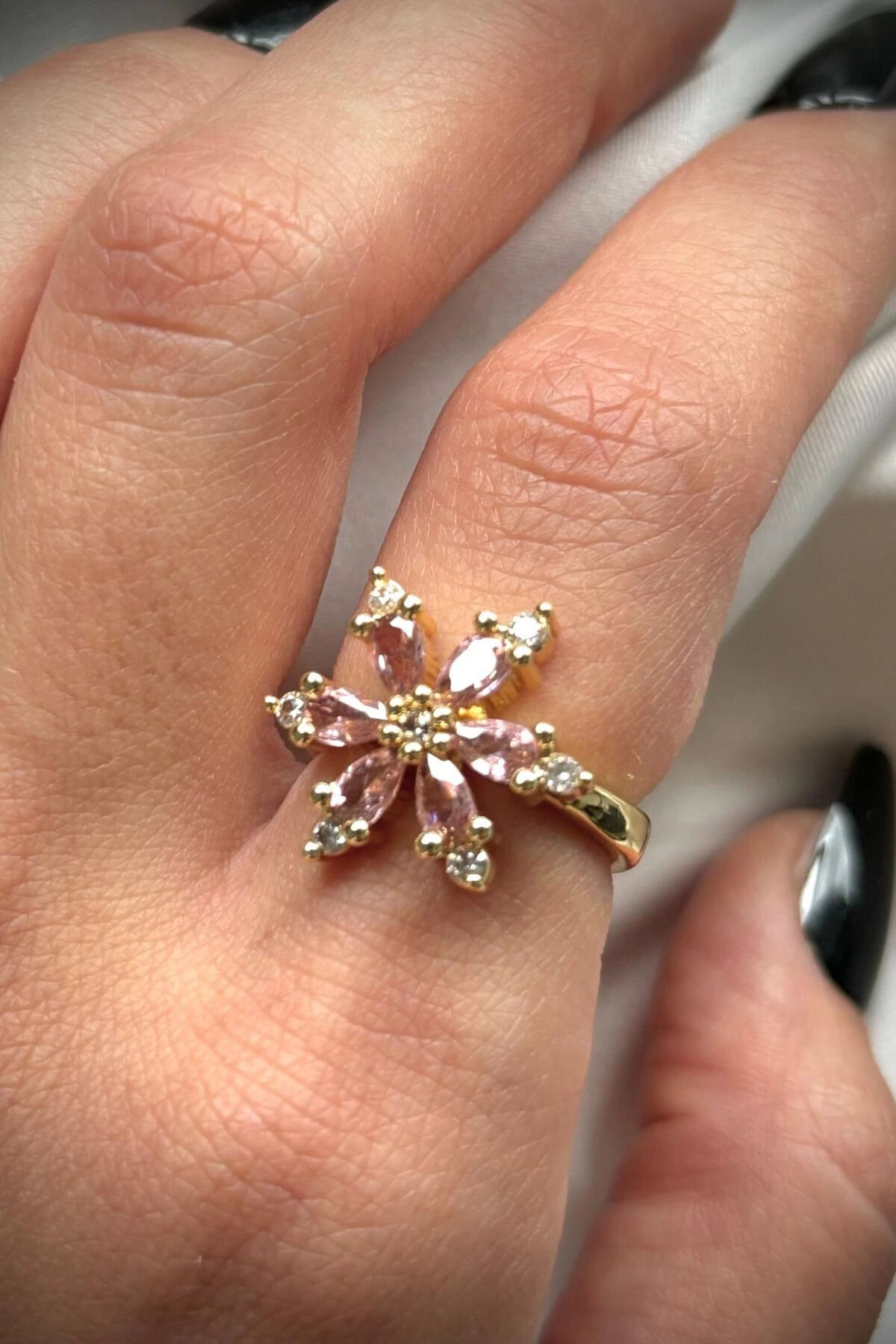 Premium İthal Seri Gold Kaplama Zirkon Taşlı Lotus Çiçeği Ayarlanabilir Tasarım Kadın Çelik Yüzük