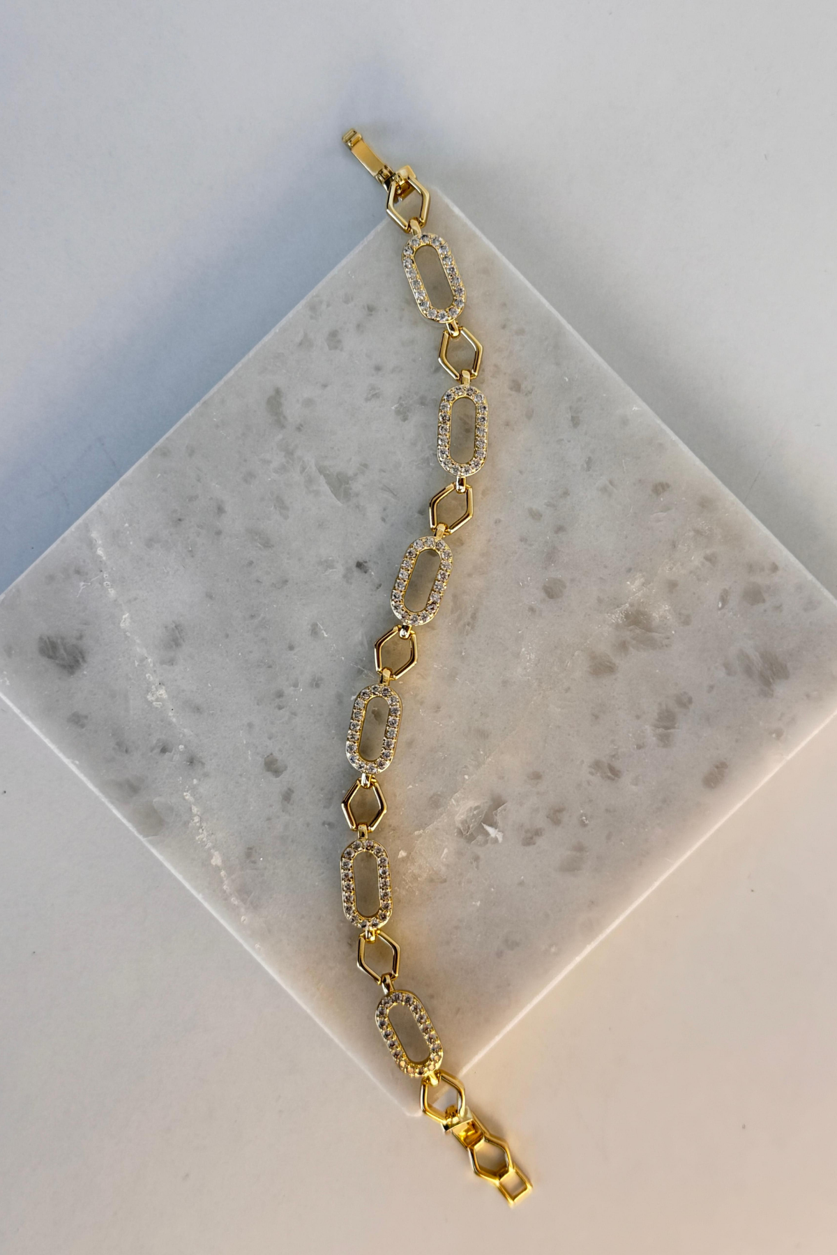 Gleam Link Bracelet Kuyumcu İşçiliği 14K Altın Kaplama Premium Seri Kadın Çelik Bileklik