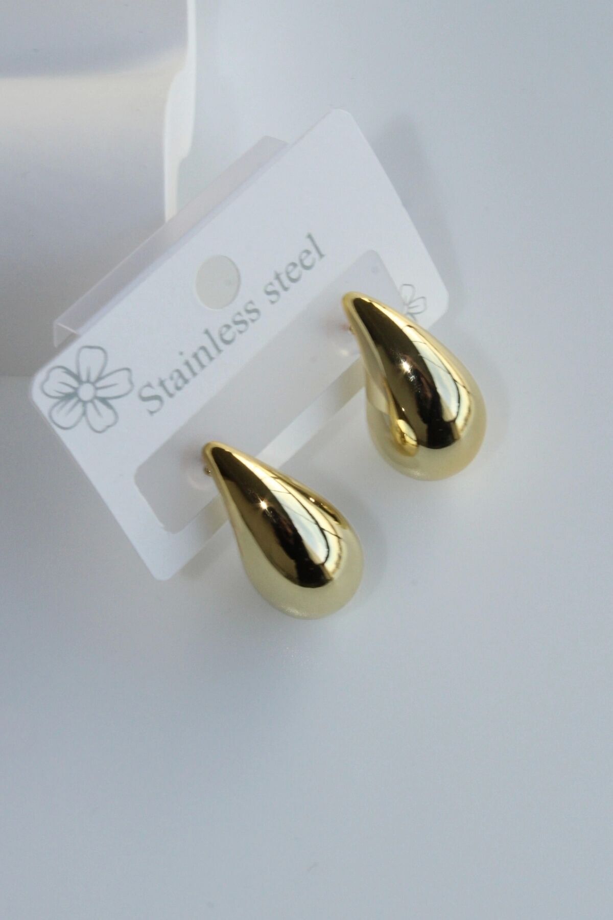 Premium Seri Cilalı Damla Model Kadın Çelik Küpe Gold