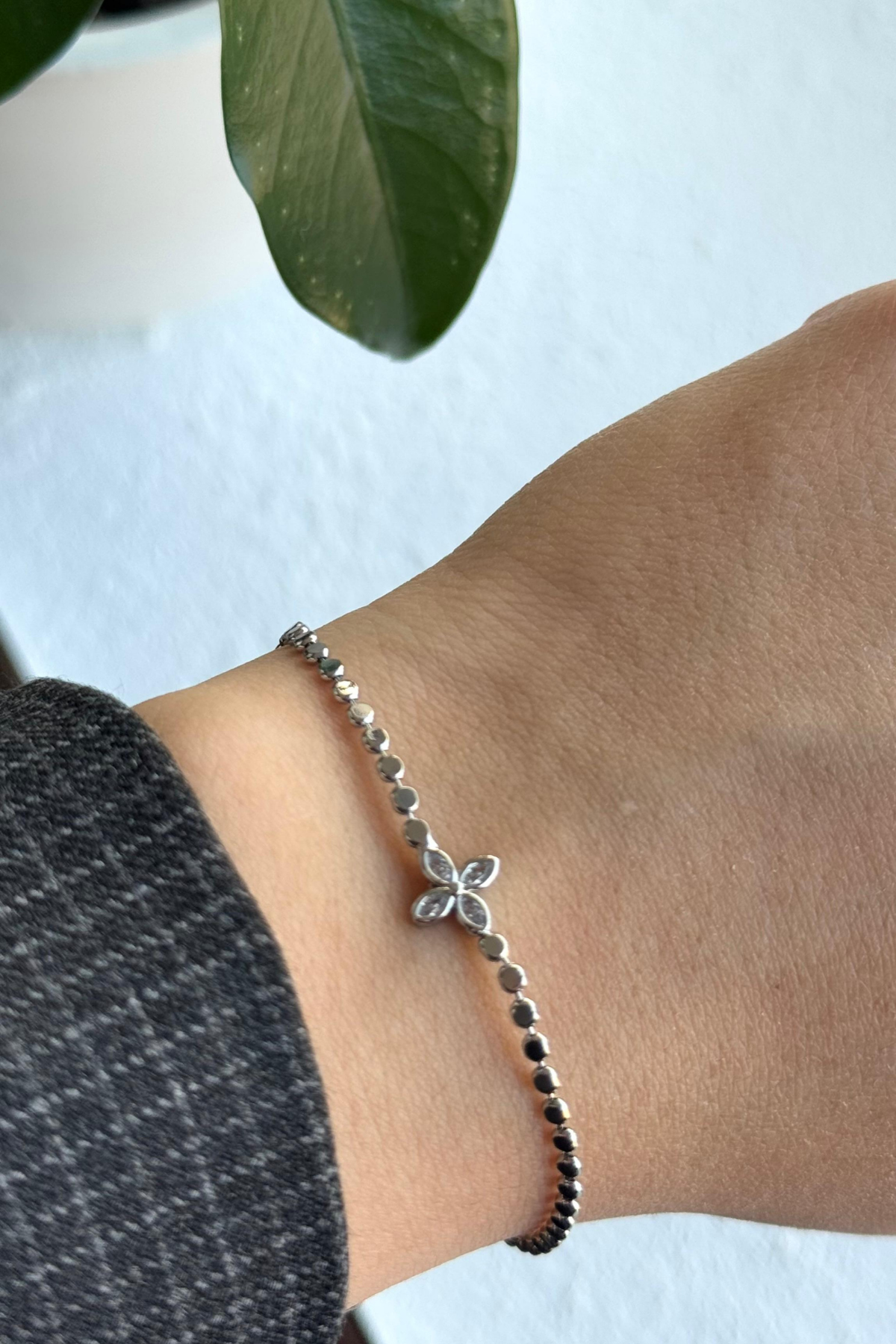 V.İ.P Seri Ezme Zincirli Yonca Çiçek Model Renk Atmaz Kararmaz Garantili Kadın Çelik Bileklik Gümüş