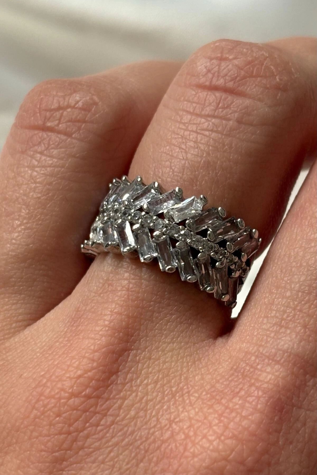 Exclusive Seri Ayarlanabilir Kararmaz Çapraz Trapez Zirkon Taşlı Kadın Çelik Yüzük