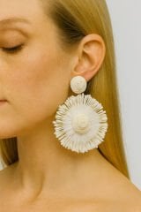 Yeni Sezon Büyük Beyaz Hasır Çiçek Tasarım Sallantılı Yazlık Hafif Kadın Küpe