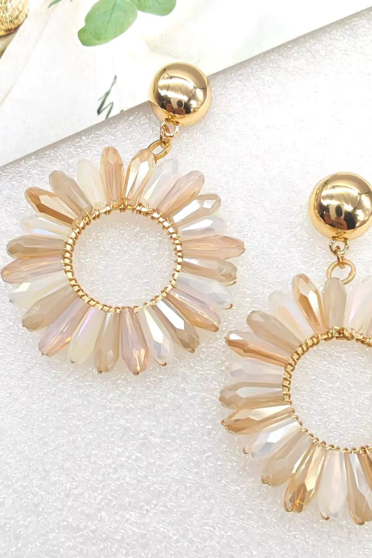 Premium Çiçek Tasarım Sallantılı Kadın Çelik Küpe