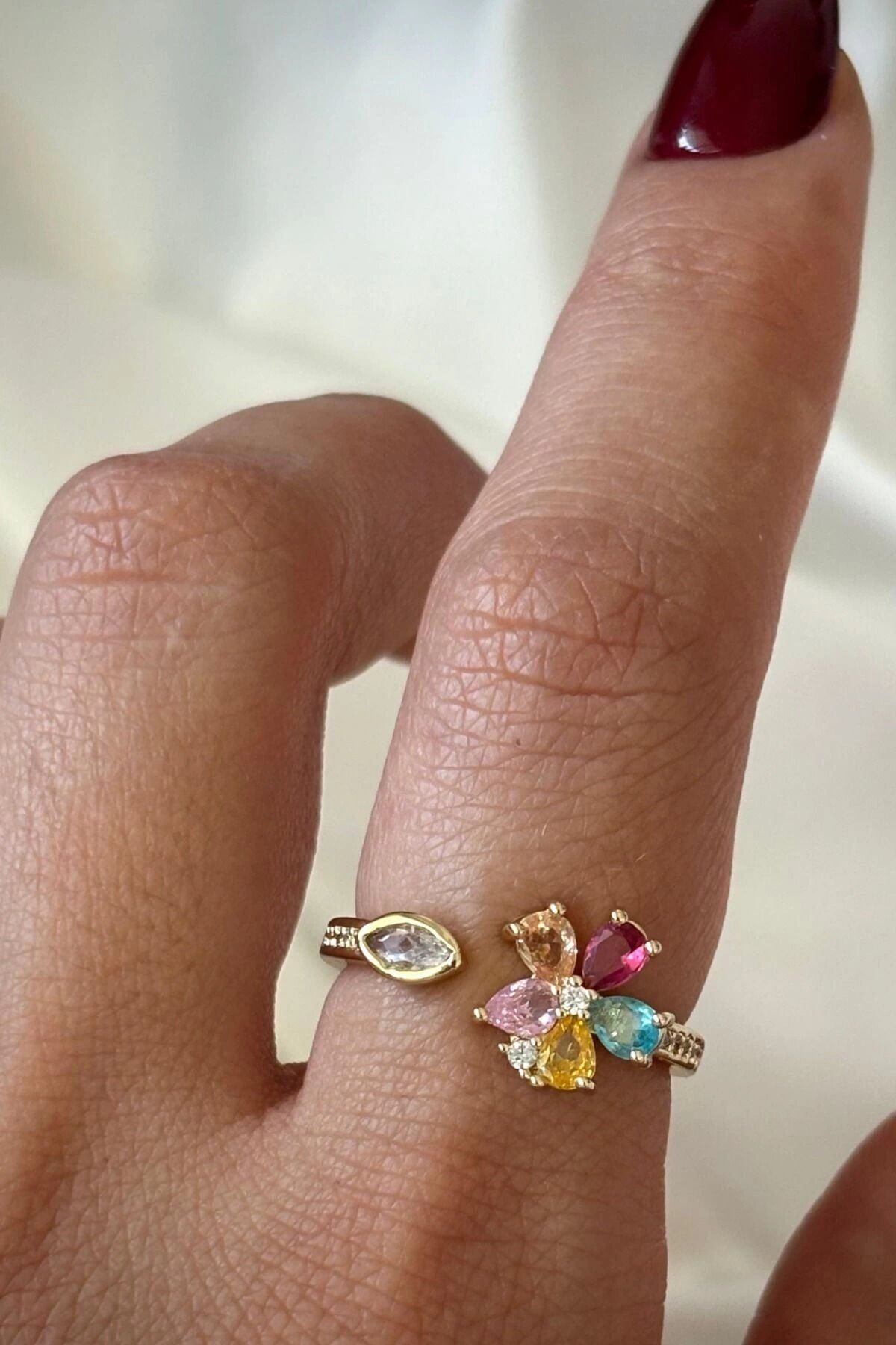 İthal Seri Renkli Zirkon Taşlı Zarif Lotus Çiçeği Tasarım Ayarlanabilir Kadın Çelik Yüzük Gold