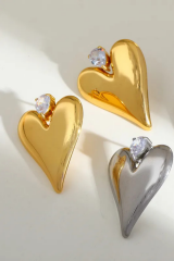 Premium Seri Amora Shine Bombeli Kalp Tasarım Damla Zirkon Taş Detaylı Kadın Çelik Küpe