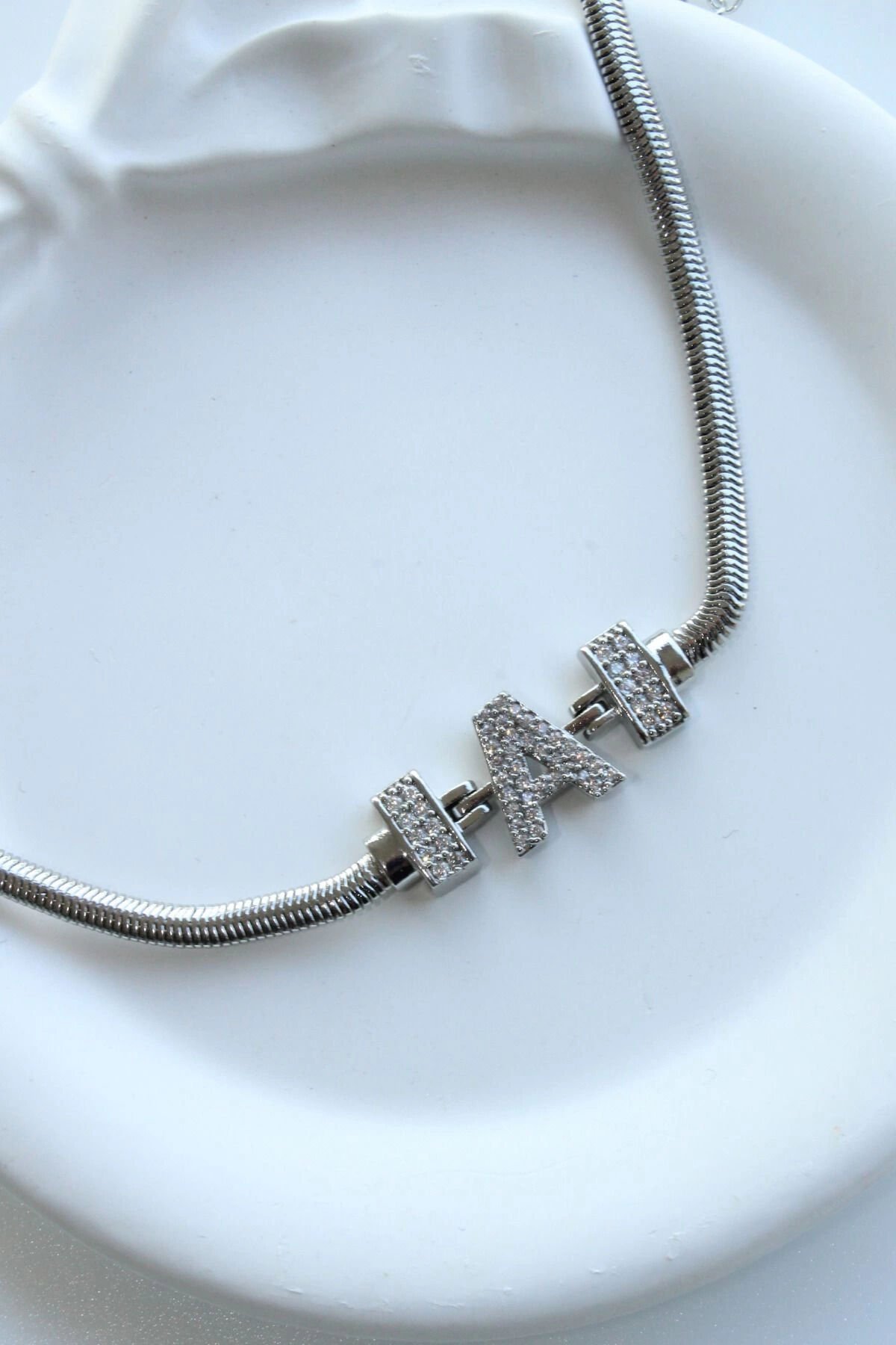 İthal Seri A Harfi Balık Sırtı Zincirli Kadın Çelik Bileklik Kararmaz Renk Atmaz