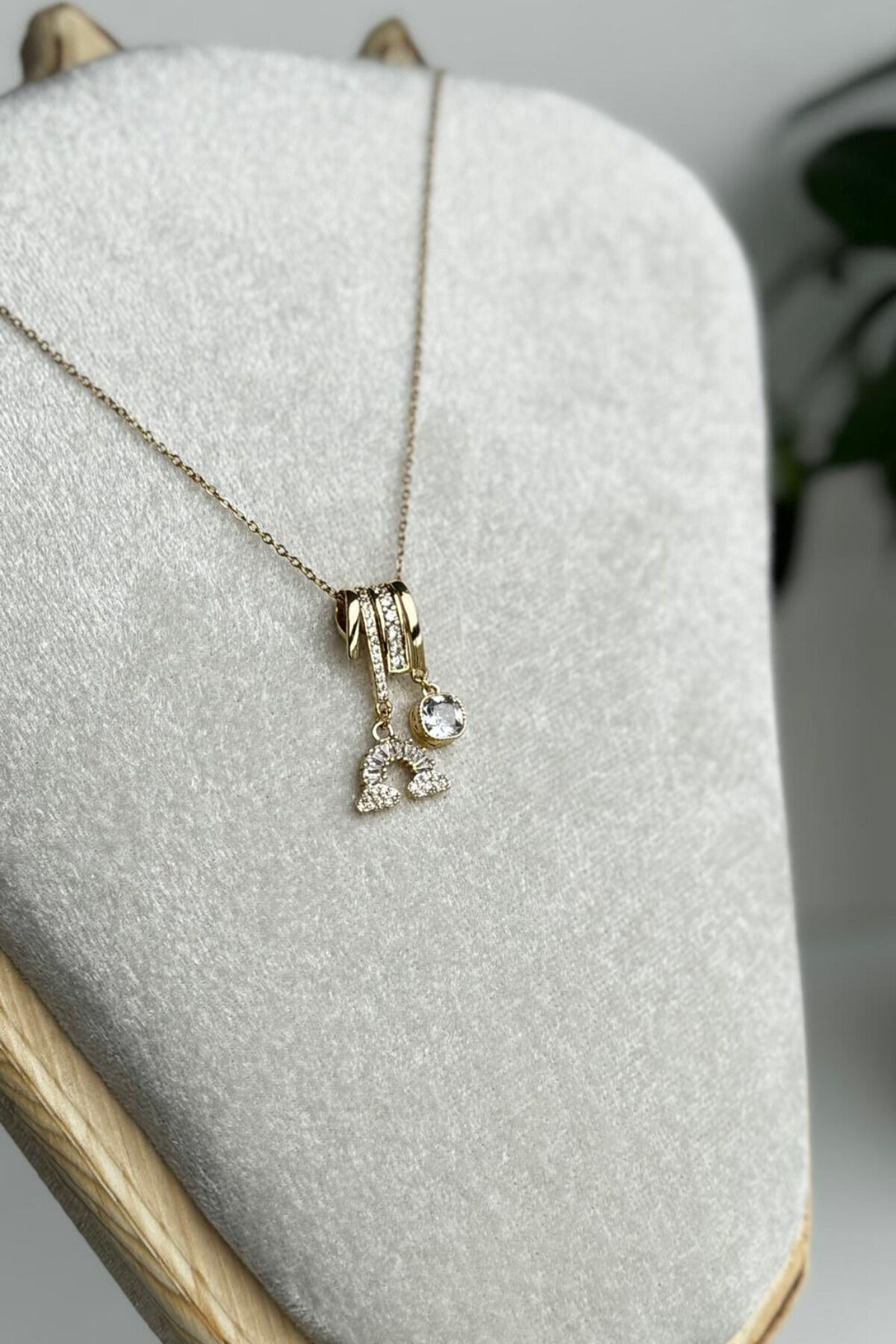 Zarif Gökkuşağı Baget Zirkon Taş Tasarım Renk Atmaz Kararmaz Kadın Çelik Kolye