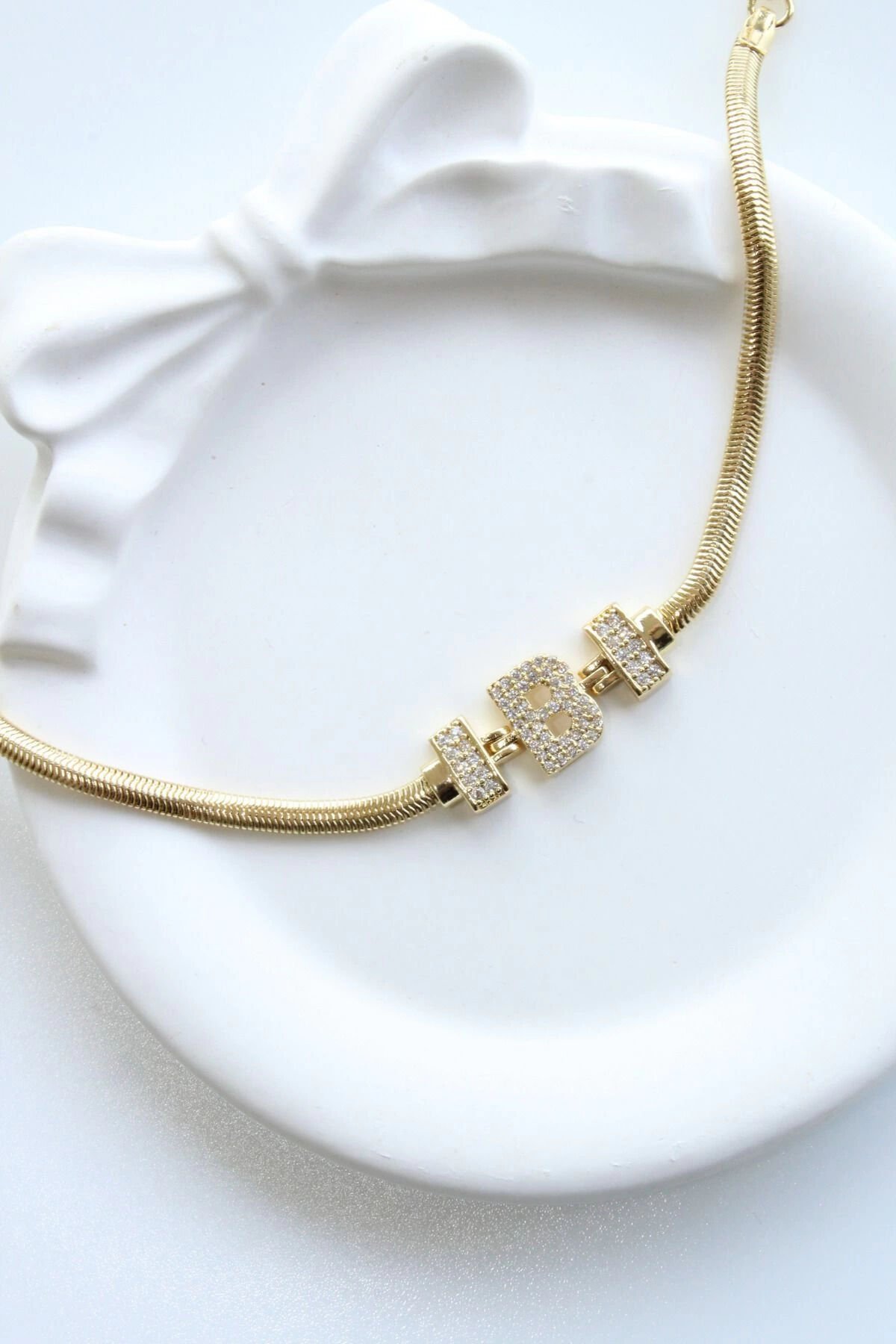 İthal Seri B Harfi Balık Sırtı Zincirli Kadın Çelik Bileklik Kararmaz Renk Atmaz