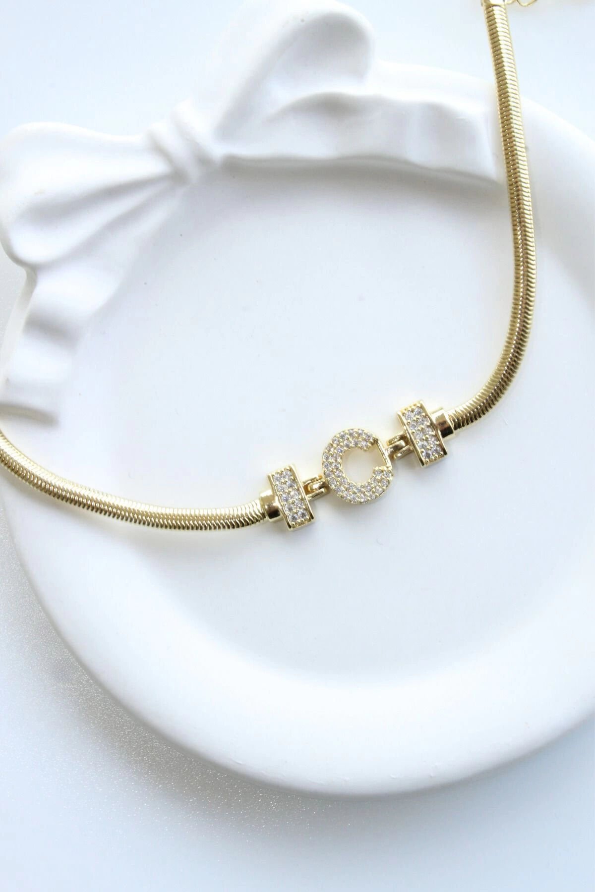 İthal Seri C Harfi Balık Sırtı Zincirli Kadın Çelik Bileklik Kararmaz Renk Atmaz