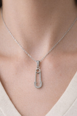 Zarif Zirkon Taşlı Kilitli İğne Tasarım Renk Atmaz Kararmaz Kadın Çelik Kolye