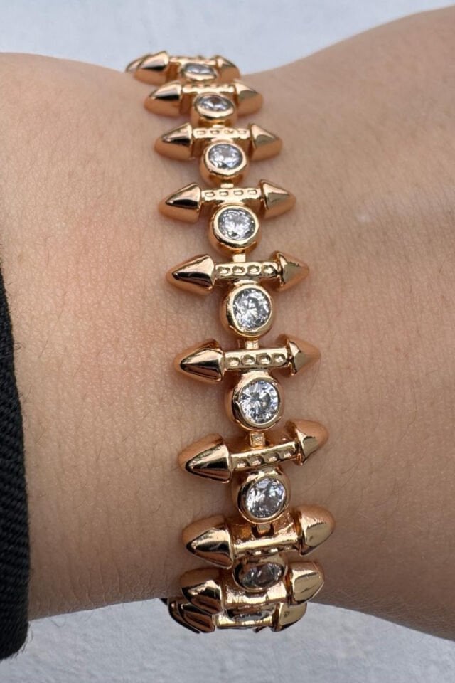 Kararmaz Renk Atmaz Xuping Rose Gold Çivili Spike Zirkon Taşlı Kadın Çelik Bileklik