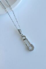 Zarif Zirkon Taşlı Kilitli İğne Tasarım Renk Atmaz Kararmaz Kadın Çelik Kolye