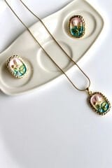 Vintage Incili Beyaz Gül Motifli 3d Tablo Tasarım Kadın Çelik Küpe