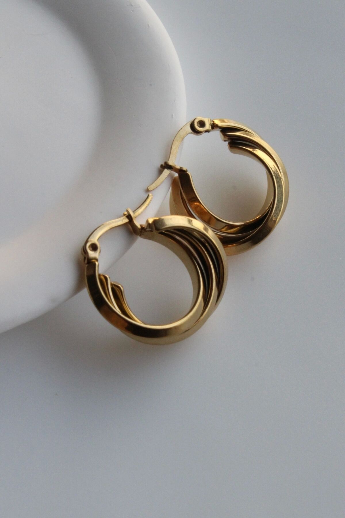 Yeni Sezon İç İçe Geçmiş Halka Tasarım Kadın Çelik Küpe