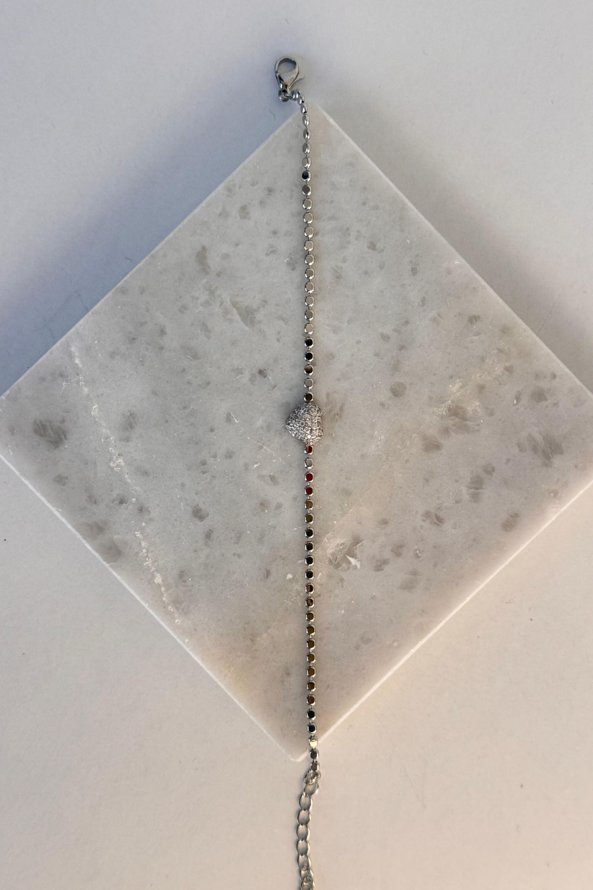 V.İ.P Seri Ezme Zincirli Full Taşlı Kalp Model Renk Atmaz Kararmaz Garantili Kadın Çelik Bileklik