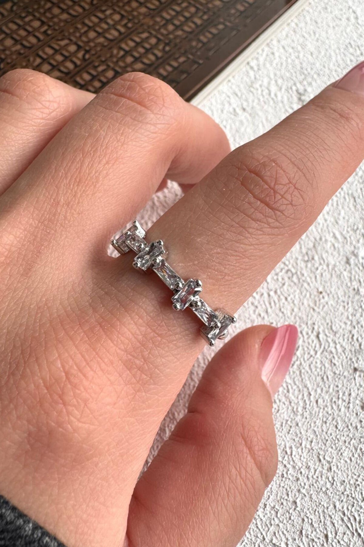 Ters Düz Baget Taşlı Ayarlanabilir Kadın Çelik Yüzük