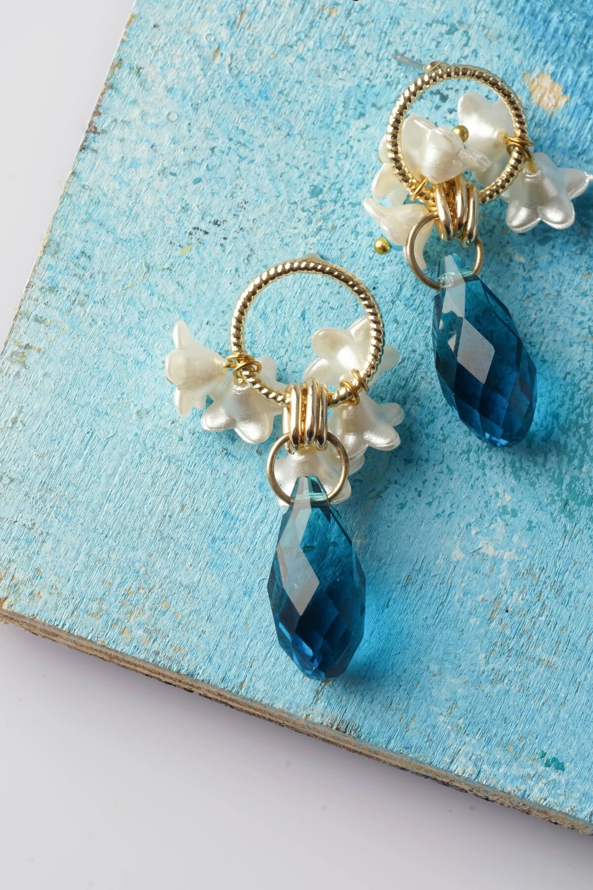 Özel Seri Çok Renkli İncili Çiçekli Kadın Çelik Küpe