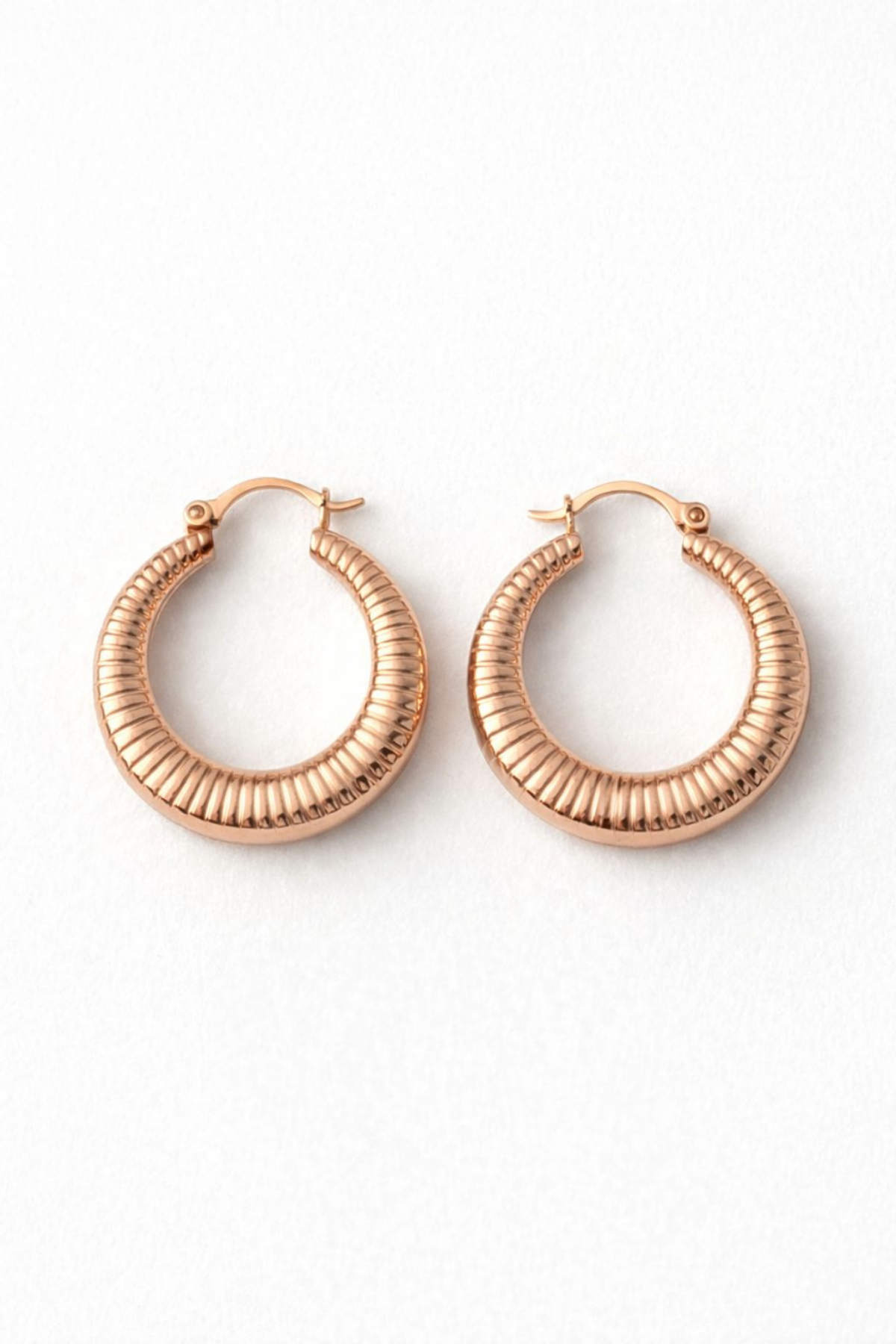 VİP Xuping Burgulu Elips İstiridye Tasarım Kararmaz Renk Atmaz Kadın Çelik Küpe