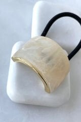 Mermer Görünümlü Tümsek Tasarım Gold Detaylı Kadın Lastik Toka