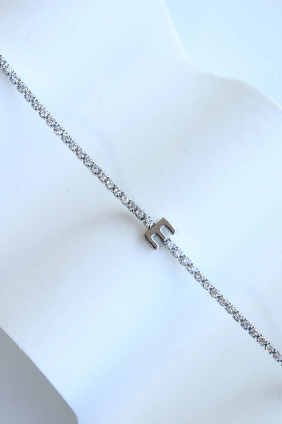 İthal Seri E Harfi Su Yolu Kadın Çelik Bileklik Kararmaz Renk Atmaz