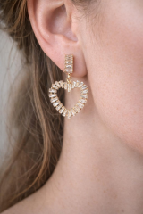 Sallantılı Full Zirkon Taşlı Kalp Tasarım Kararmaz Renk Atmaz Kadın Çelik Küpe