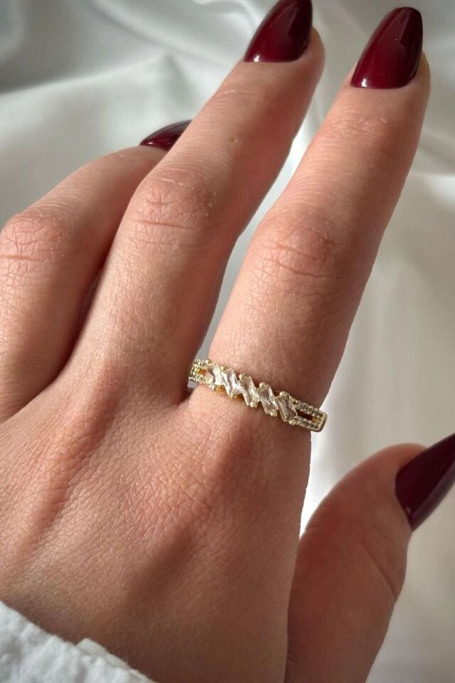 Premium Seri Fivestone Model Çapraz Baget Zirkon Taşlı Tasarım Ayarlanabilir Kadın Çelik Yüzük Gold