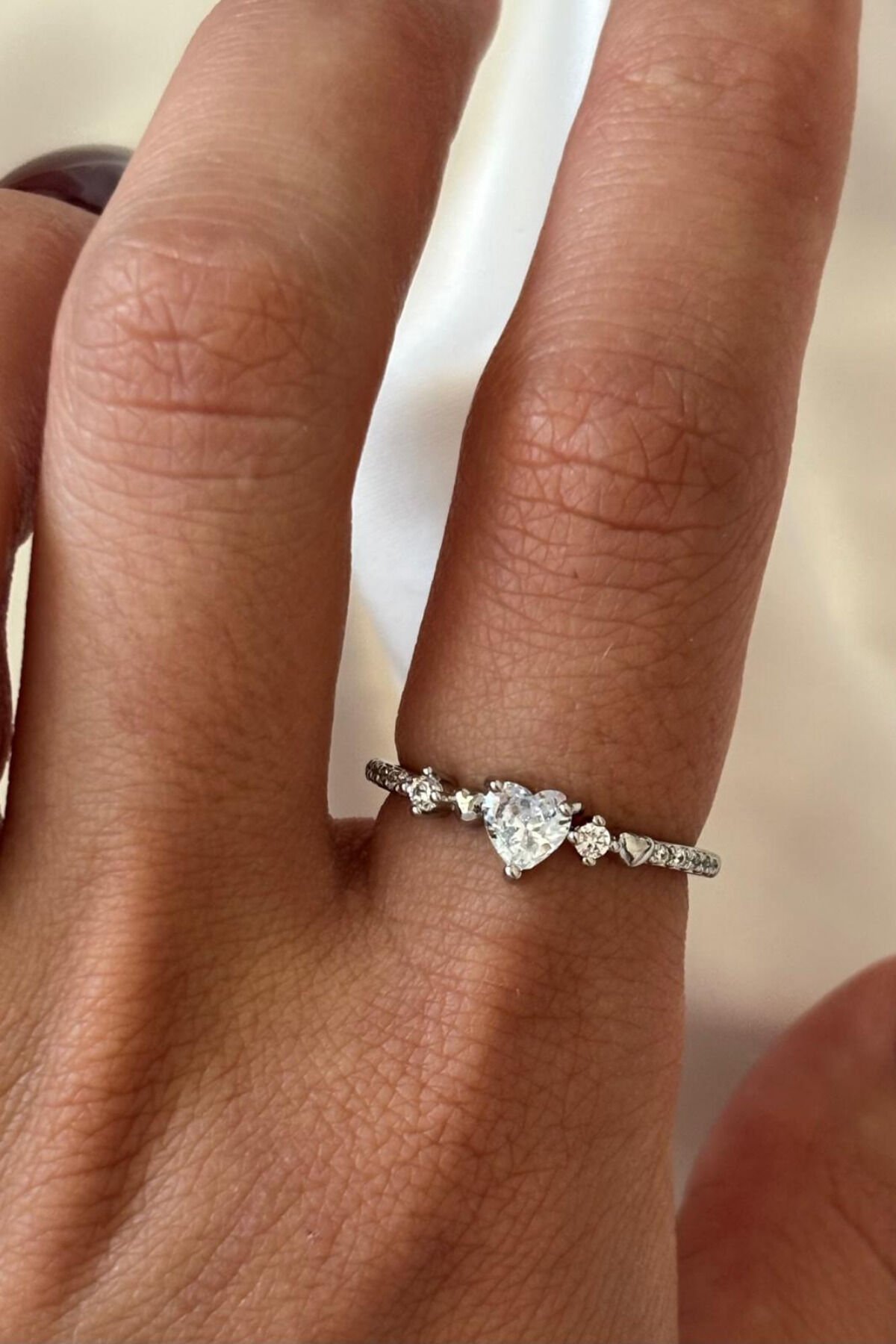 İthal Seri Zarif Zirkon Taşlı Kalp Tasarım Ayarlanabilir Kadın Çelik Yüzük