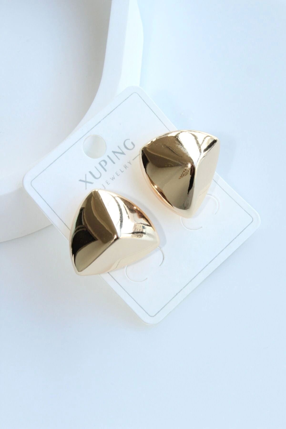 Premium Seri Xuping Metal Piramit Tasarım Kararmaz Renk Atmaz Kadın Çelik Küpe