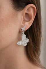 Sallantılı Full Zirkon Taşlı Kelebek Model Çivi Kadın Küpe