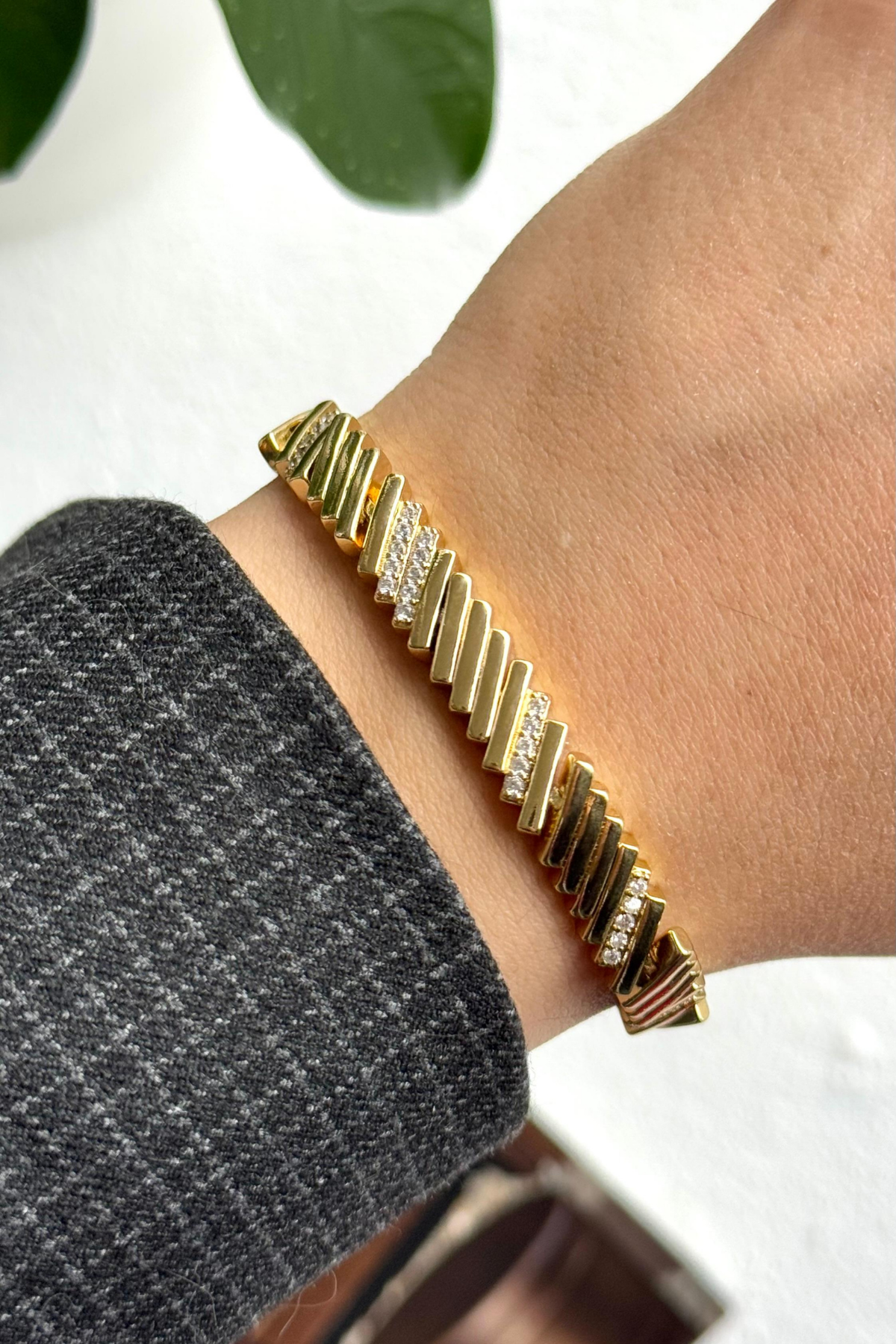 Premıum Seri Lıora Tasarım Yatay Çizgi Görünüm Zirkon Taşlı 14K Xuping Kadın Çelik Bileklik