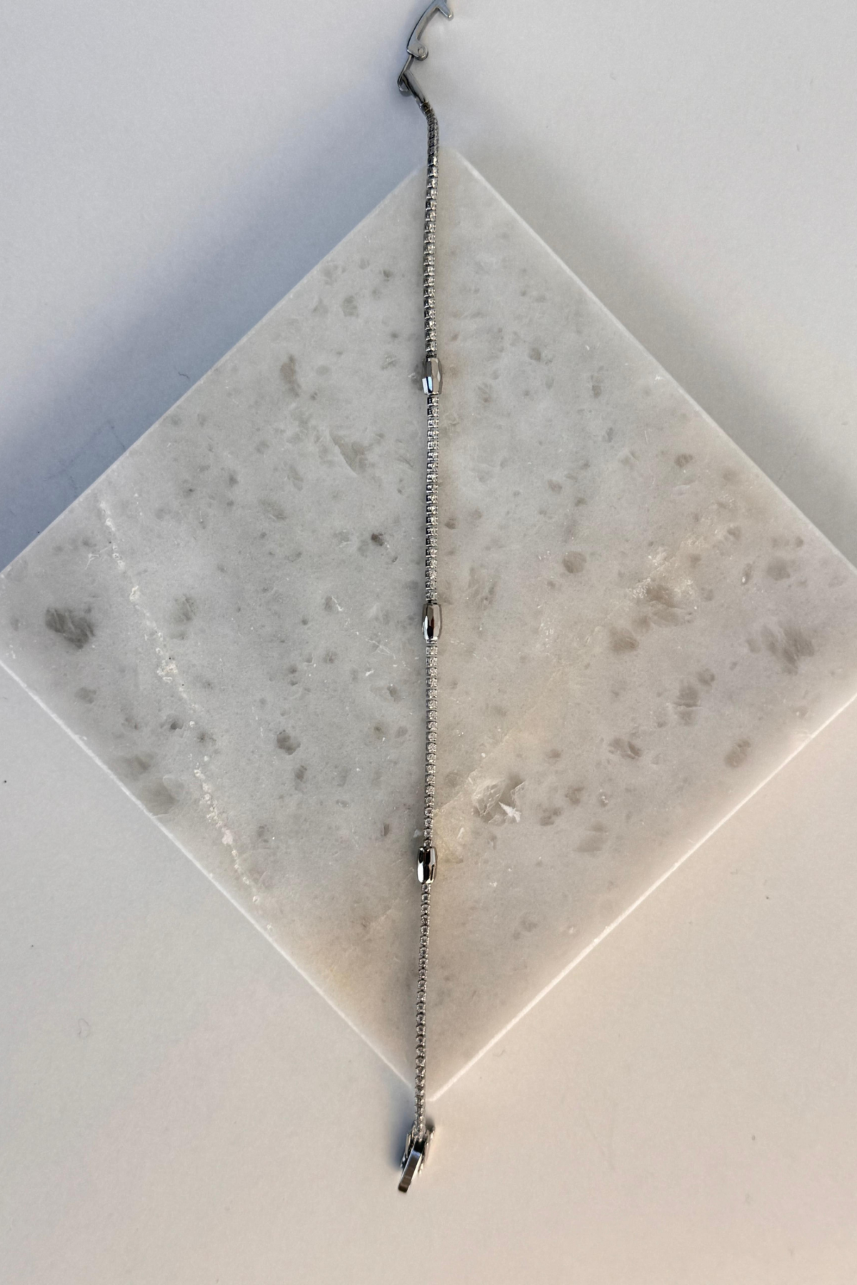 V.İ.P Seri Full Taşlı Su Yolu Çoklu Slim Model Renk Atmaz Kararmaz Garantili Kadın Çelik Bileklik