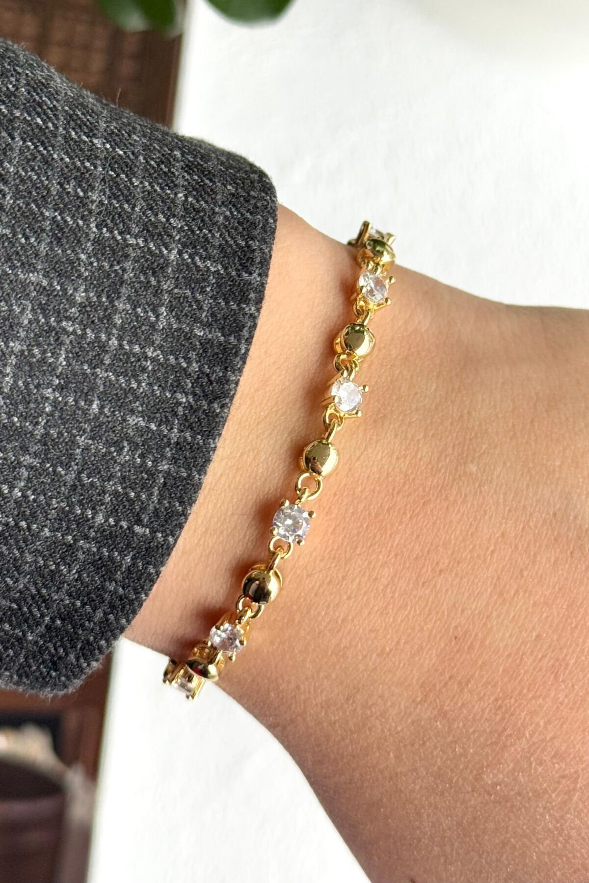 Özel Seri Taş Detaylı Su Yolu Tasarım Kadın Çelik Bileklik Kelepçe