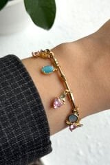 Premium Seri Renkli Taşlı Kalp Charmlı Ayarlanabilir Kadın Çelik Bileklik Kelepçe