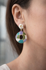 Yeni Sezon VIP Sallantılı Renkli Mineli Taşlı Tasarım Kararmaz Renk Atmaz Kadın Çelik Küpe