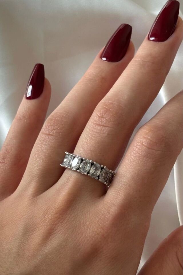 Exclusive Seri Ayarlanabilir Kararmaz Kenarları Burgu Model Oval Sıra Taş Kadın Çelik Yüzük Gümüş