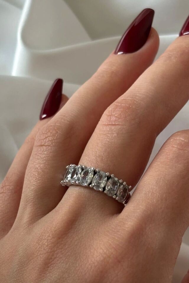Exclusive Seri Ayarlanabilir Kararmaz Kenarları Burgu Model Oval Sıra Taş Kadın Çelik Yüzük Gümüş