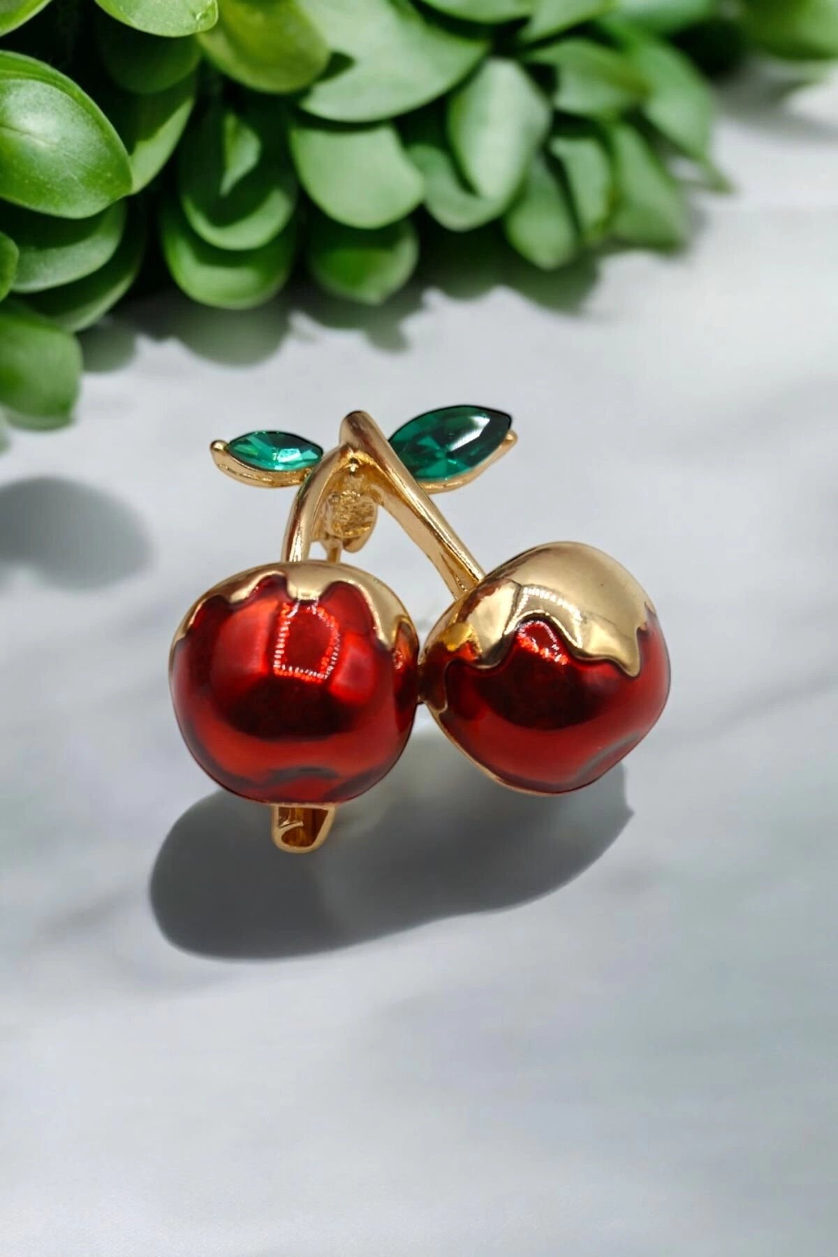 Premium Seri Kiraz Tasarım Kadın Yaka Broşu