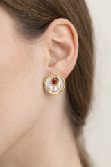 Vintage Kırmızı Gül Motifli 3d Tablo Tasarım Kadın Çelik Küpe