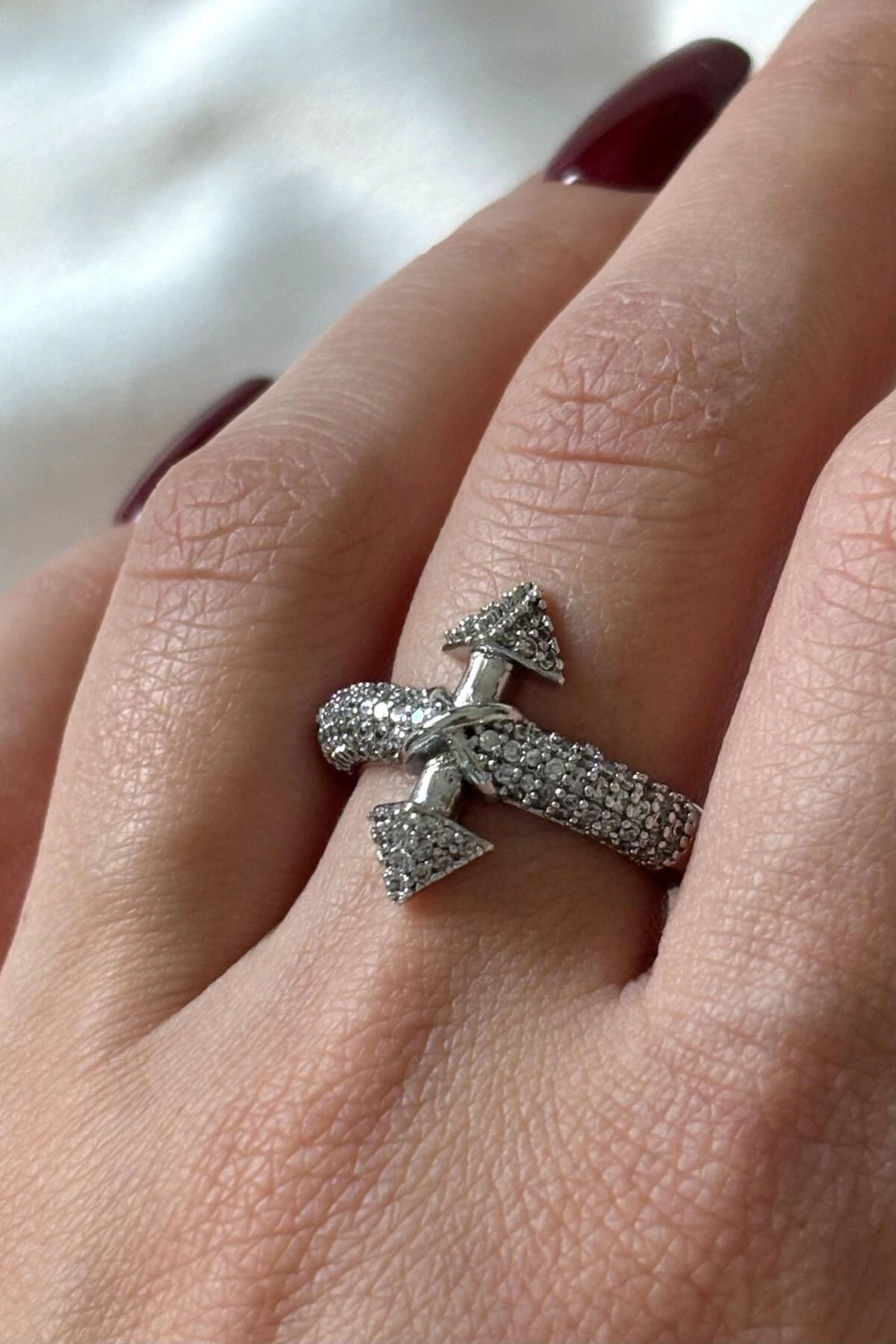 Premium Seri Ünlü Çivi Tasarım Ayarlanabilir Kadın Çelik Yüzük