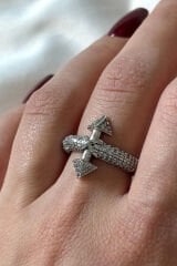 Premium Seri Ünlü Çivi Tasarım Ayarlanabilir Kadın Çelik Yüzük