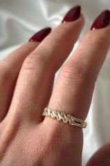 Premium Seri Fivestone Model Çapraz Baget Zirkon Taşlı Tasarım Ayarlanabilir Kadın Çelik Yüzük